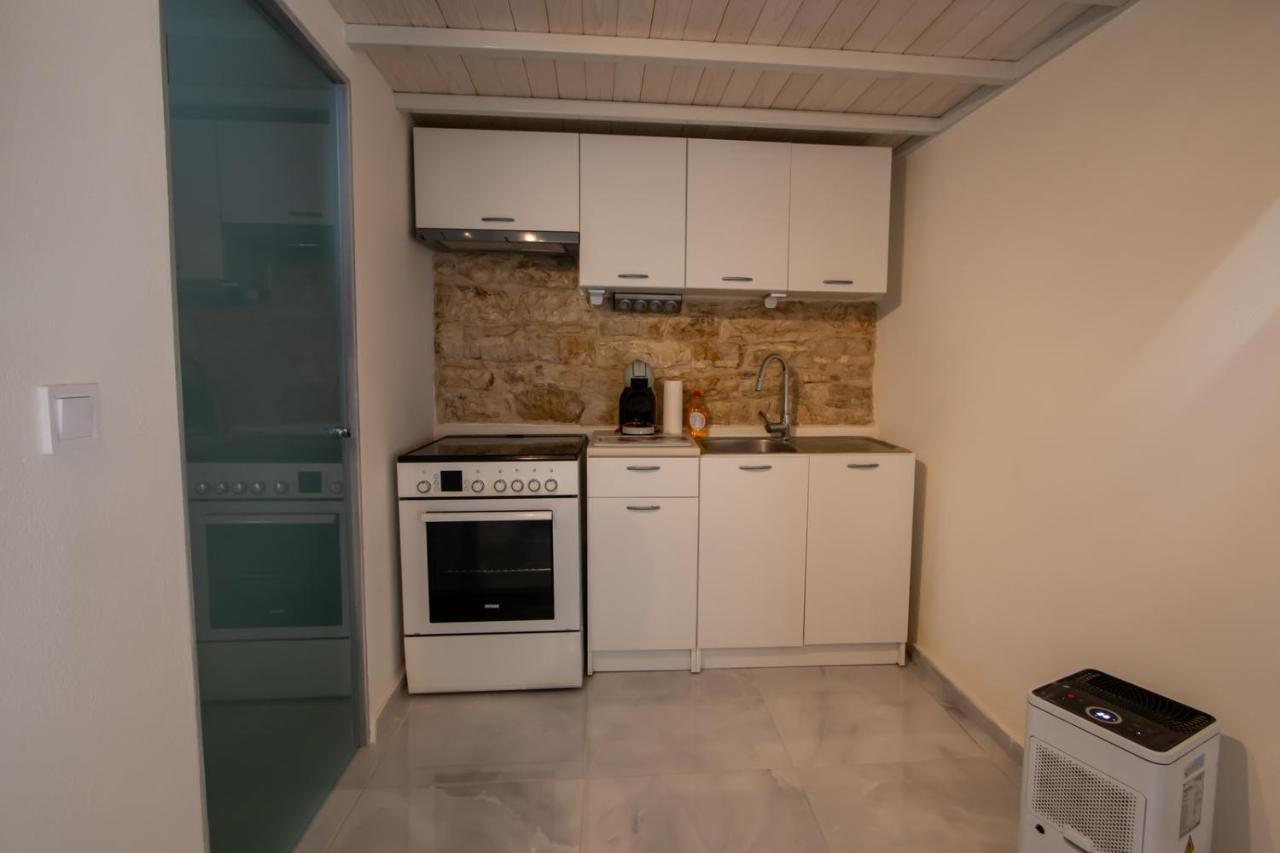 Stone House Apartment Mantouki Екстериор снимка